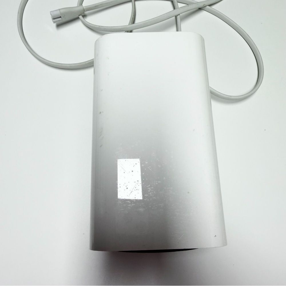 Apple AirPort Extreme Router 802.11ac
A1521 - Picture 2 of 6